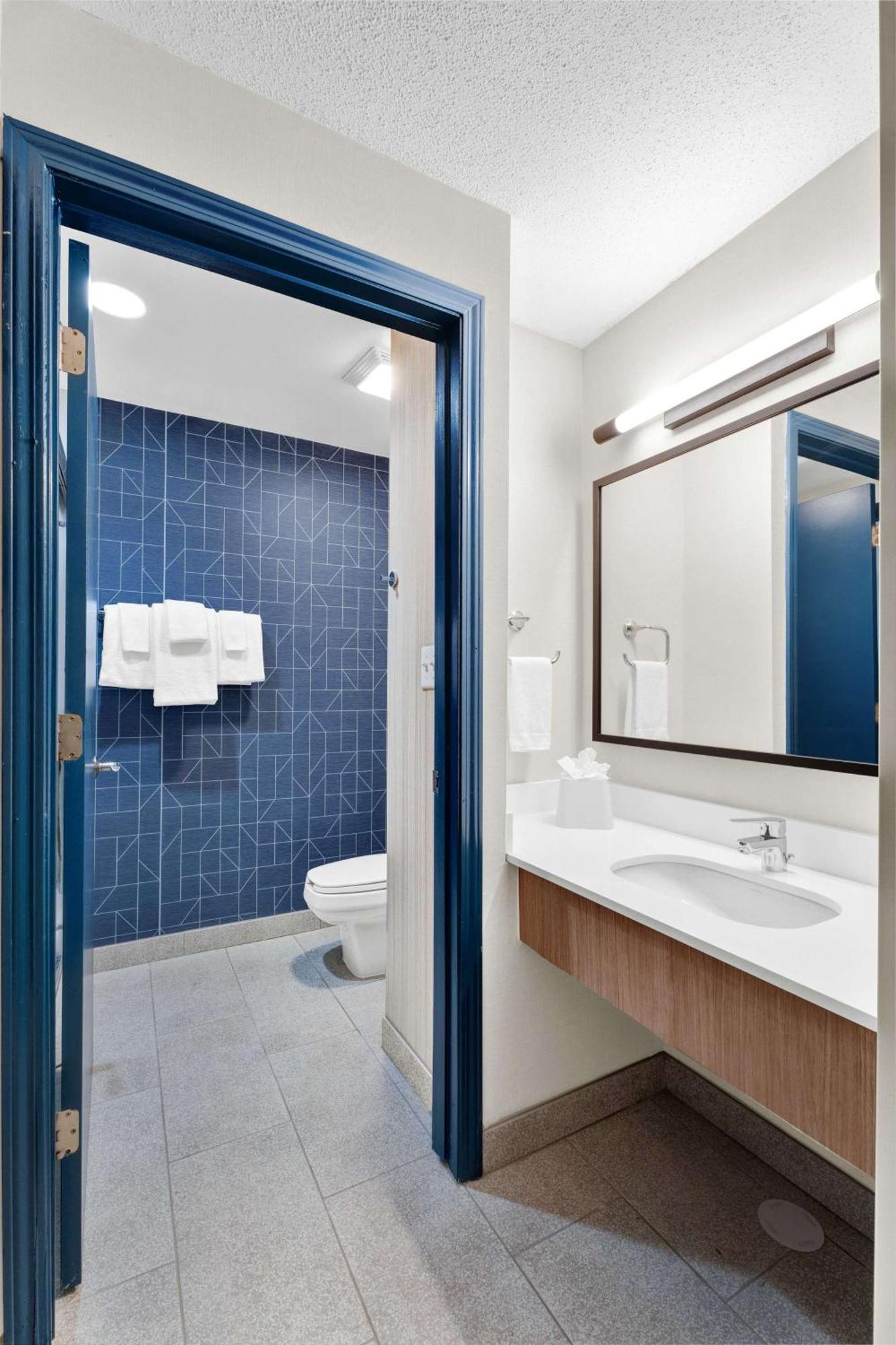 Spark By Hilton Plymouth Bagian luar foto