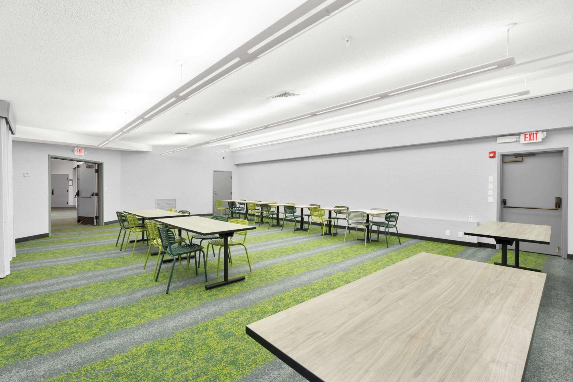 Spark By Hilton Plymouth Bagian luar foto