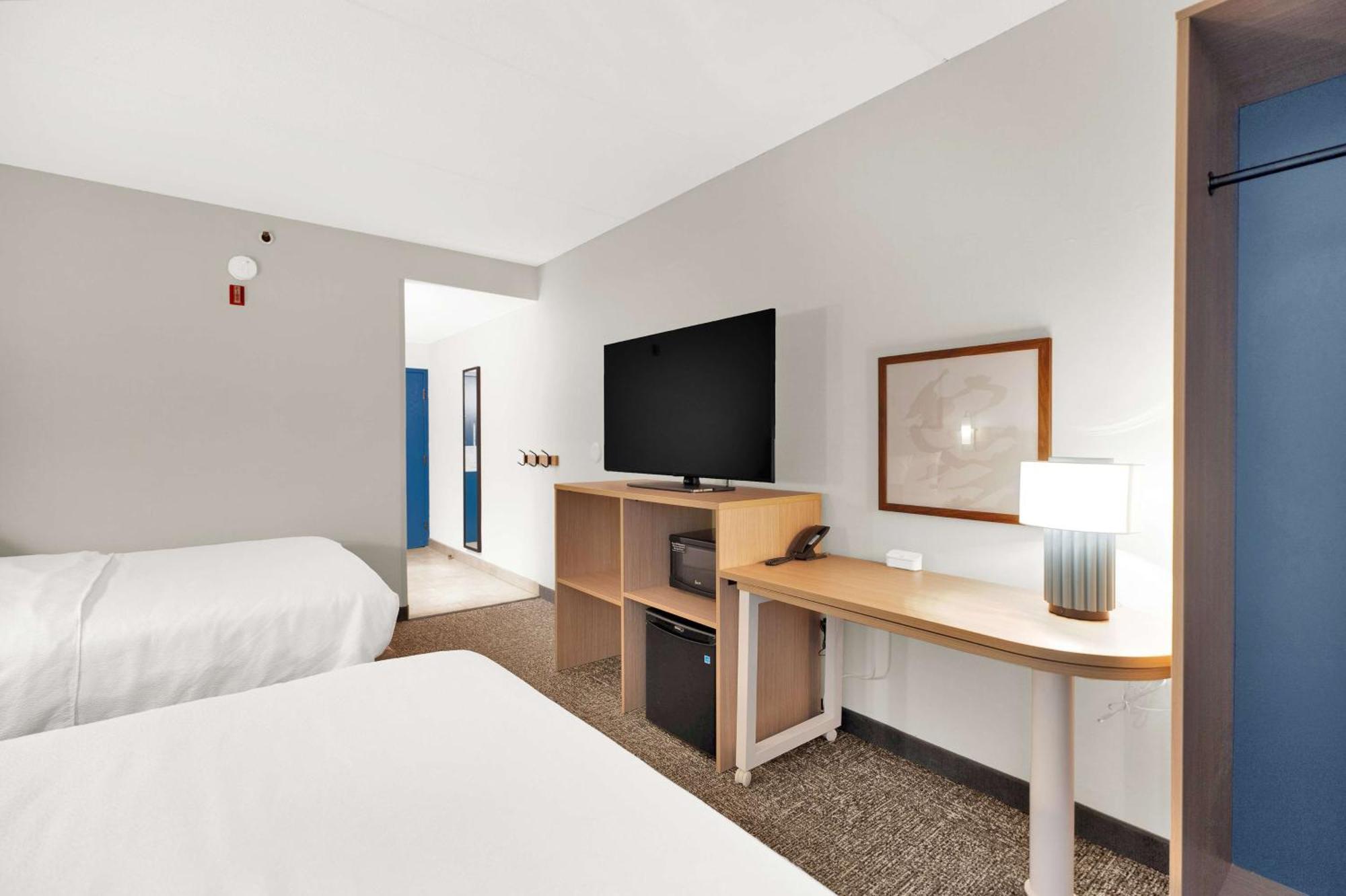 Spark By Hilton Plymouth Bagian luar foto