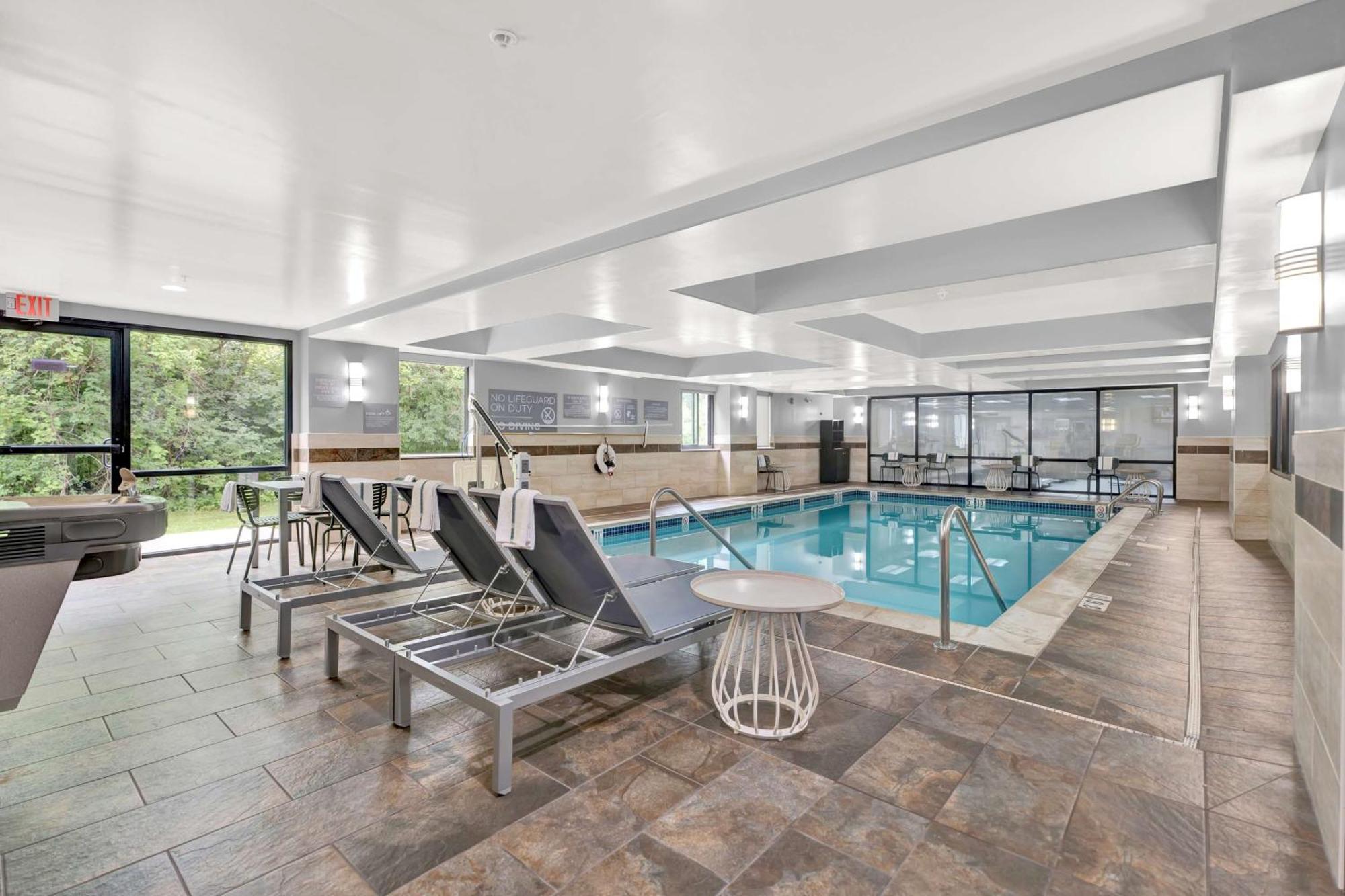 Spark By Hilton Plymouth Bagian luar foto