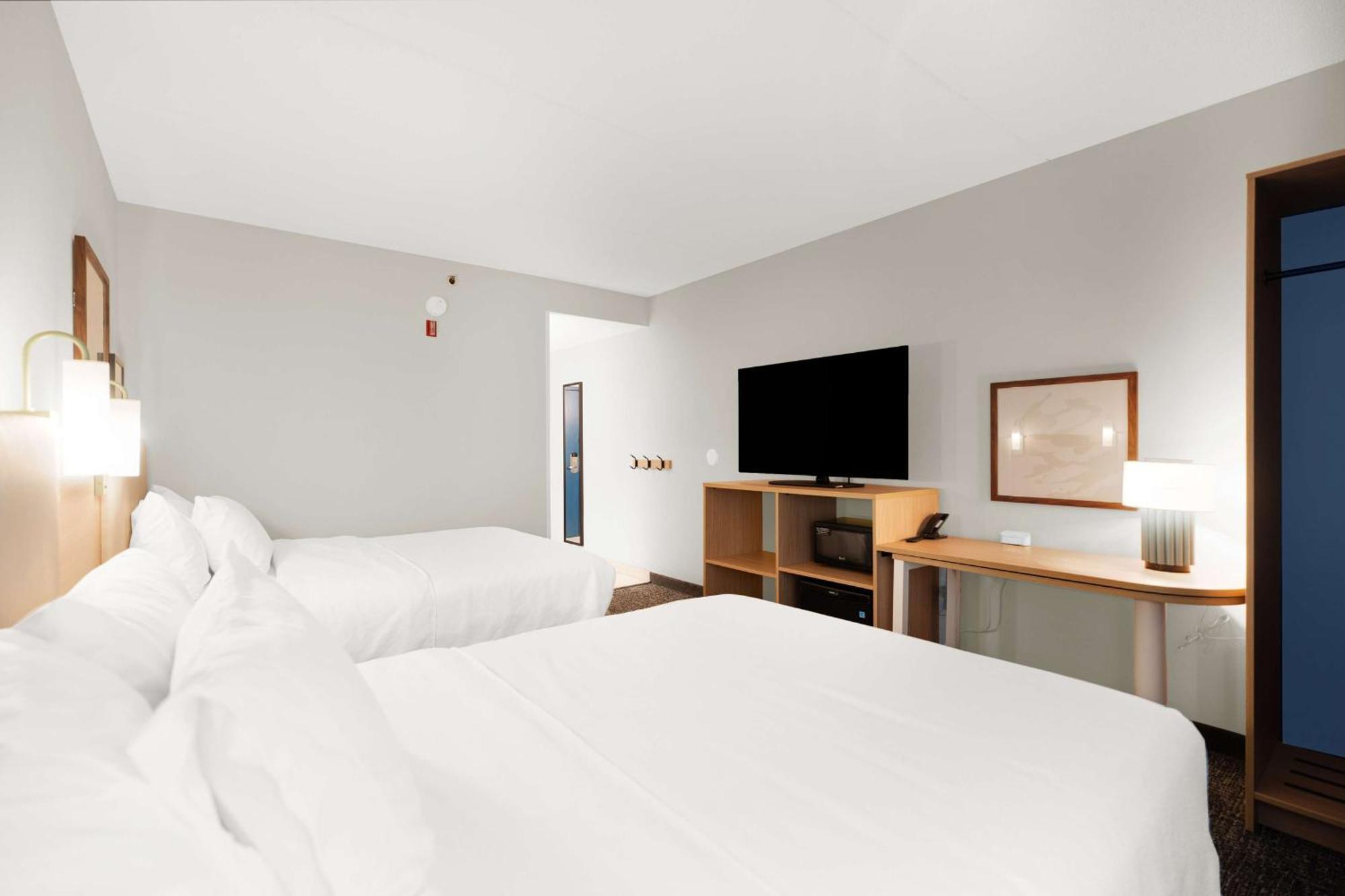 Spark By Hilton Plymouth Bagian luar foto