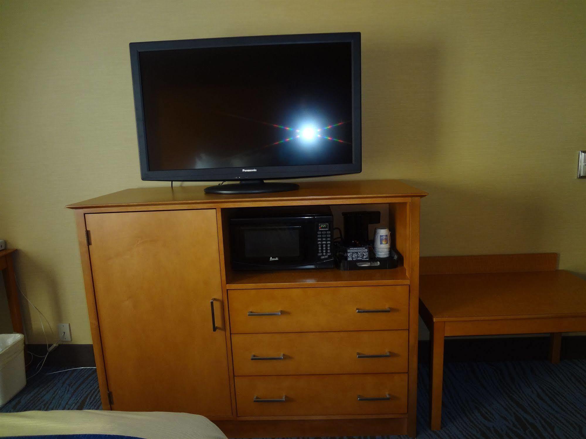 Spark By Hilton Plymouth Bagian luar foto